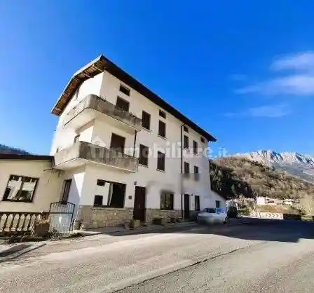 Palazzo - Stabile in vendita a Lusevera