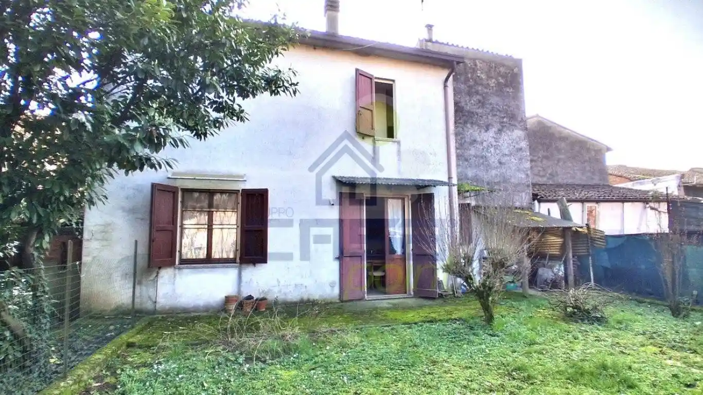 Casa indipendente in vendita a Pescarolo ed Uniti