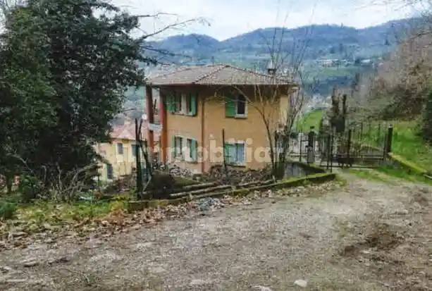 Villa in vendita a Brione