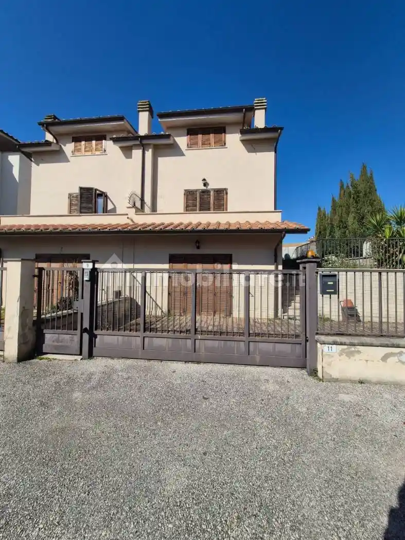 Villetta a schiera in affitto a Fara in Sabina