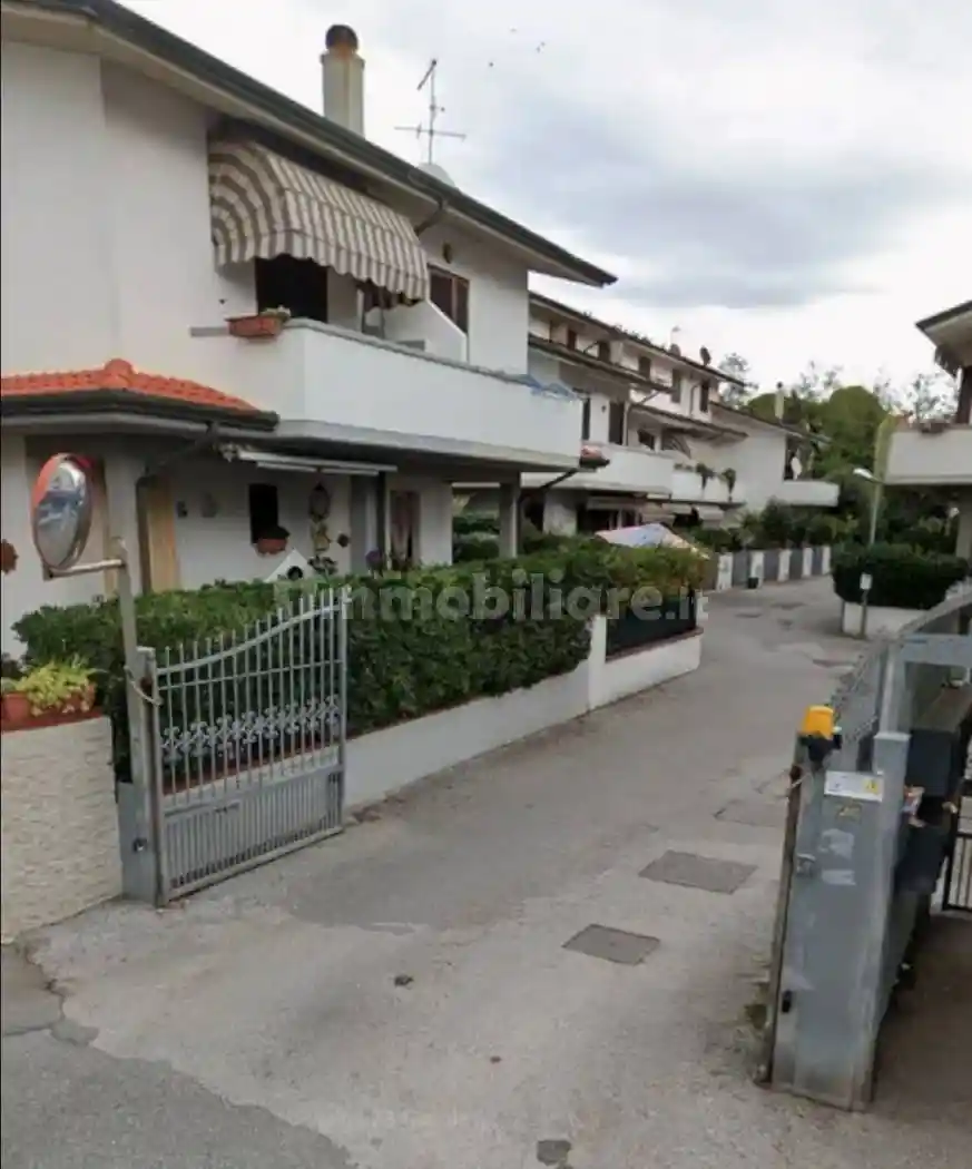 Villetta a schiera in vendita a Viareggio