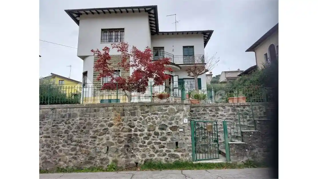 Villa in vendita a Pescia