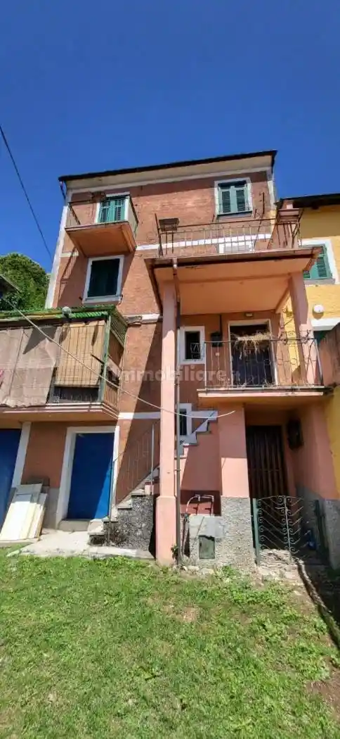 Casa indipendente in vendita a Montebruno