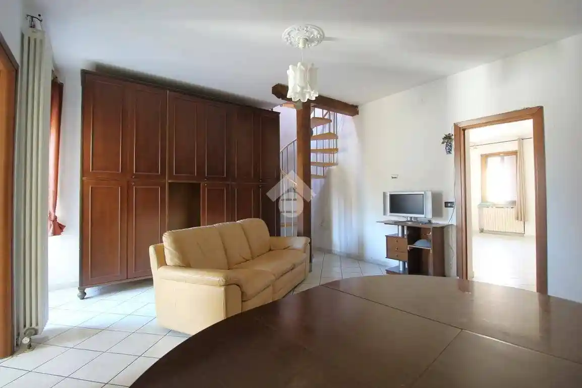 Appartamento in vendita a Veduggio con Colzano