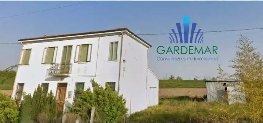 Appartamento in vendita a Riva del Po