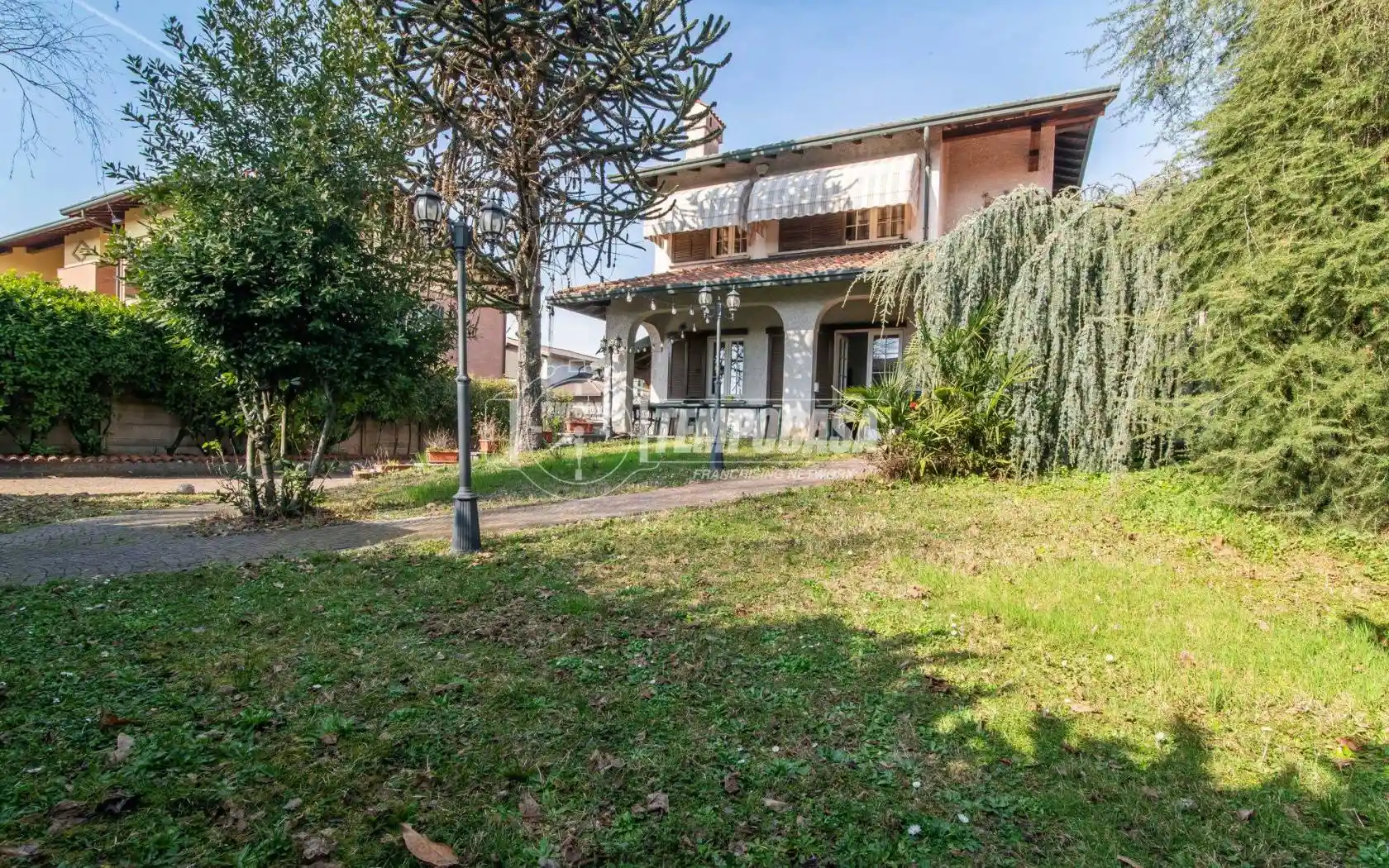 Villa in vendita a Gorla Minore