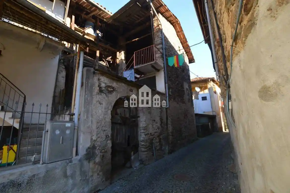 Casa indipendente in vendita a Issiglio