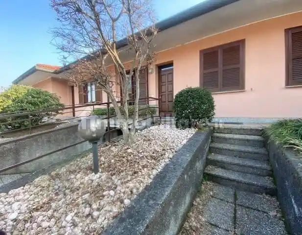 Villetta a schiera in vendita a Cucciago