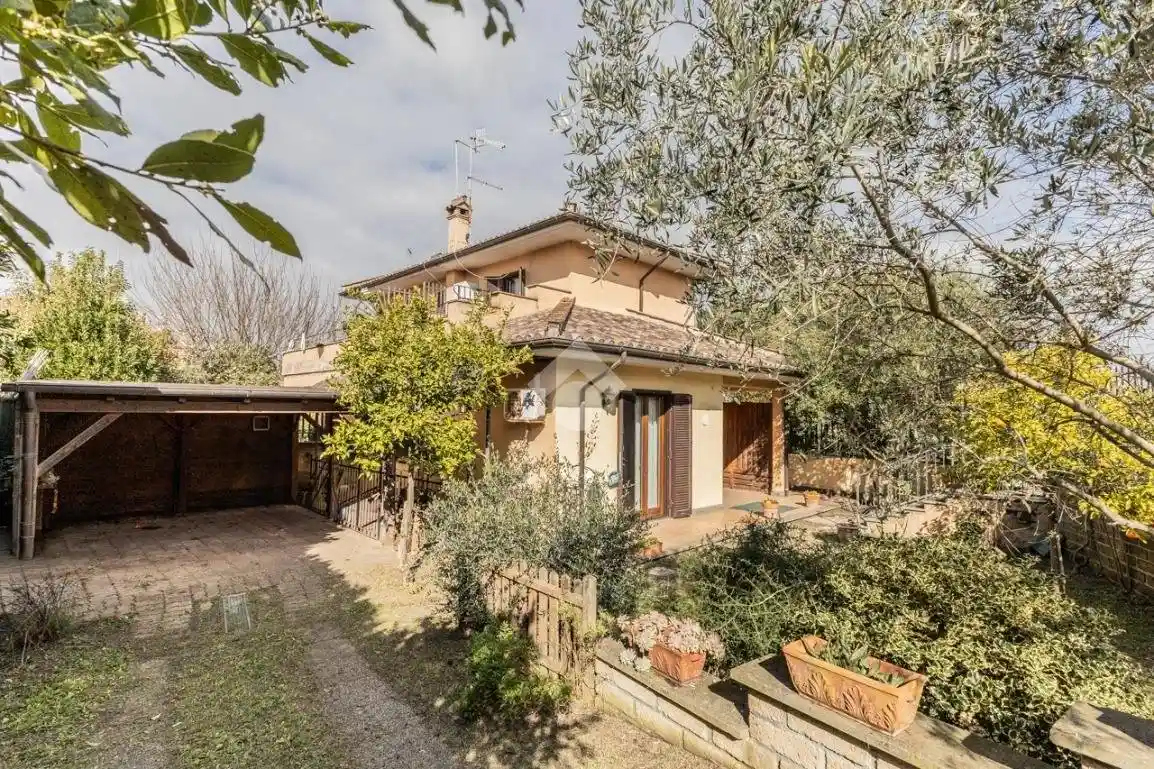 Villa in vendita a Campagnano di Roma