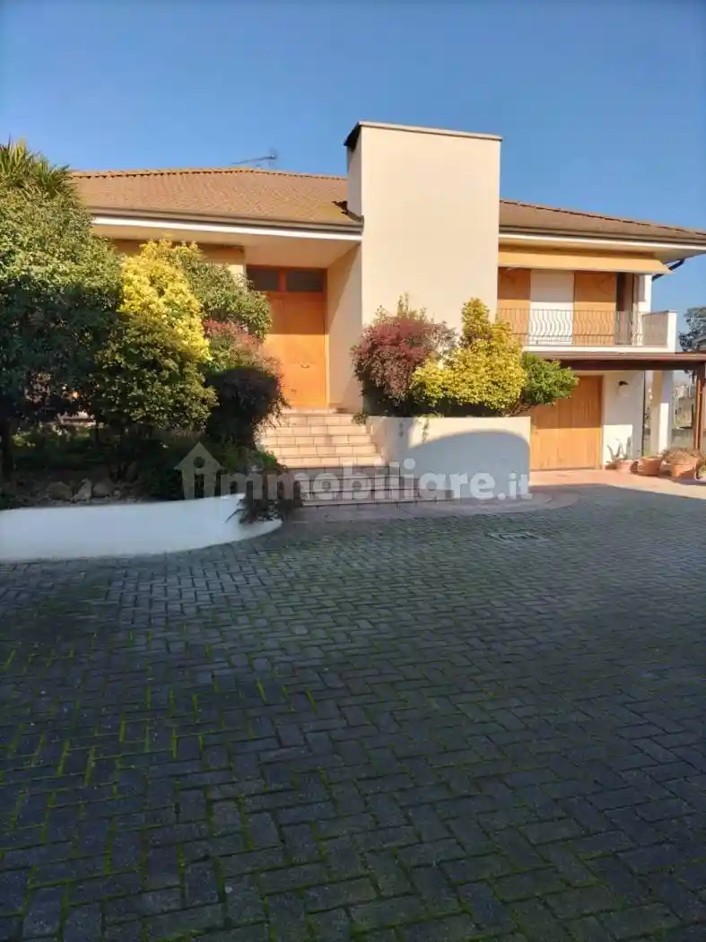 Villa in vendita a Riva del Po
