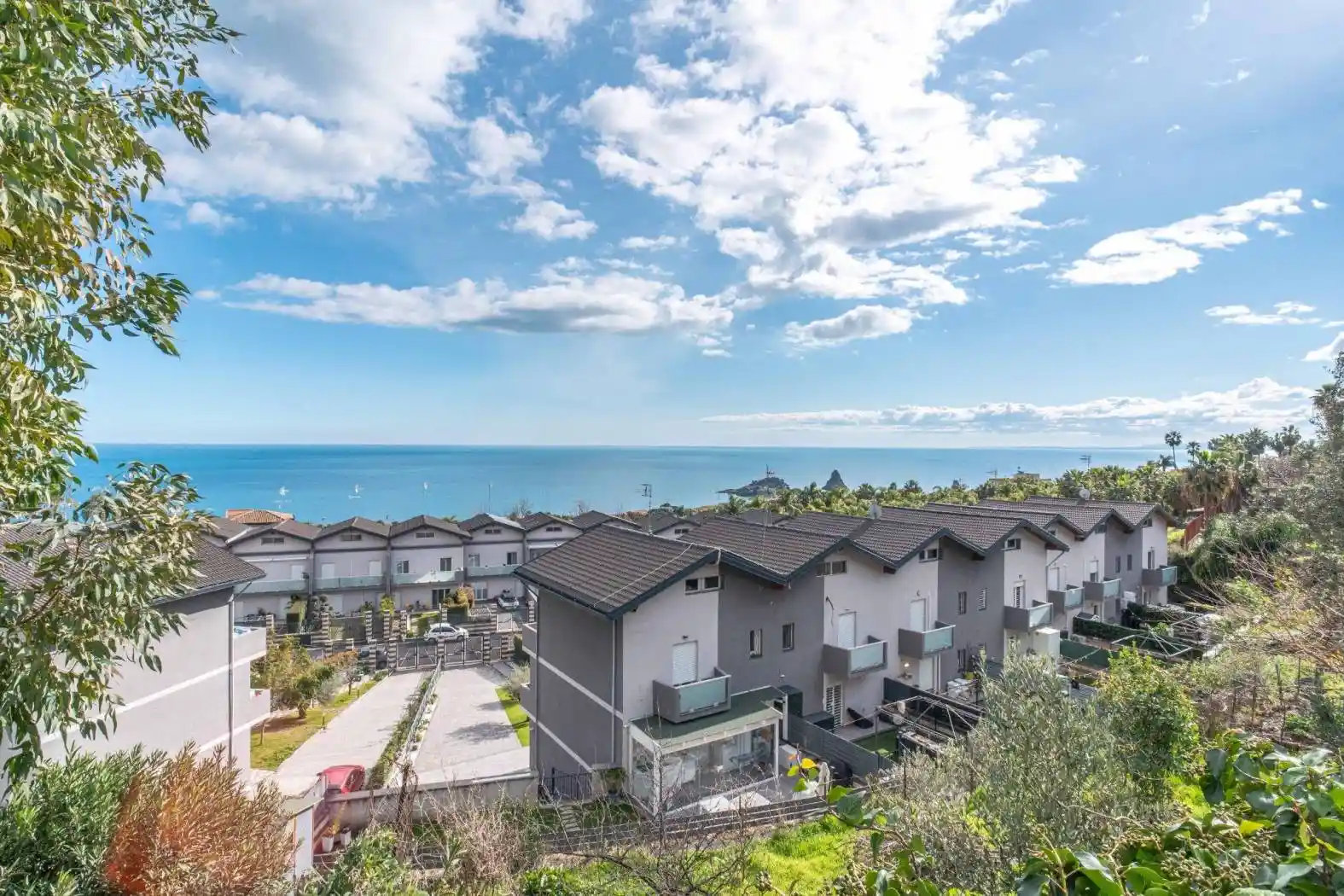 Villa in vendita a Aci Castello