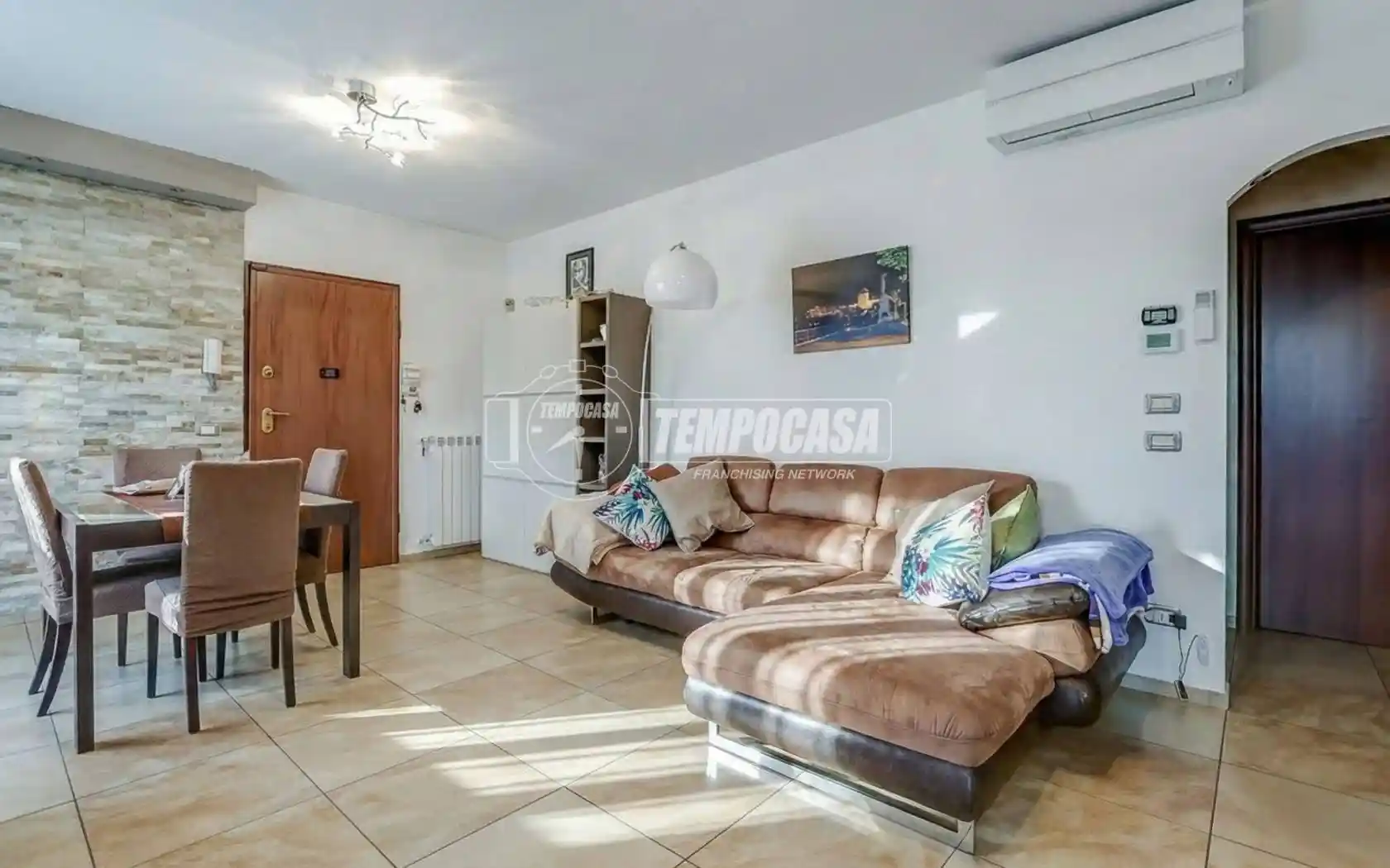 Appartamento in vendita a Sesto Calende