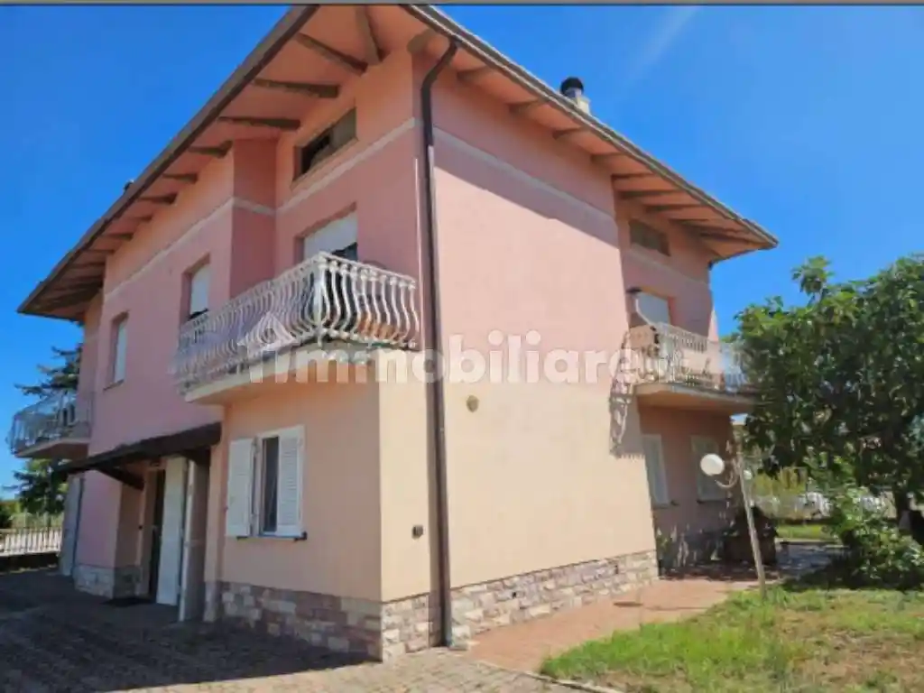 Appartamento in vendita a Deruta
