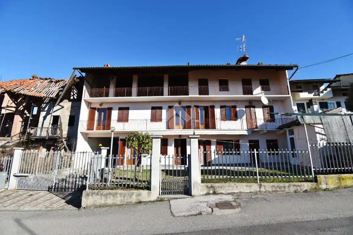 Casa indipendente in vendita a Azeglio