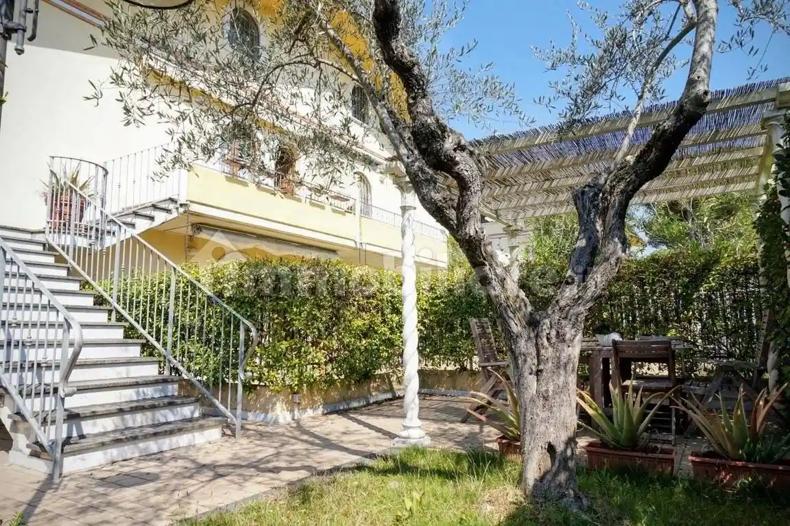 Appartamento in vendita a Massa