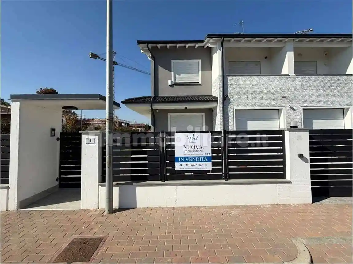 Villa in vendita a Carpi