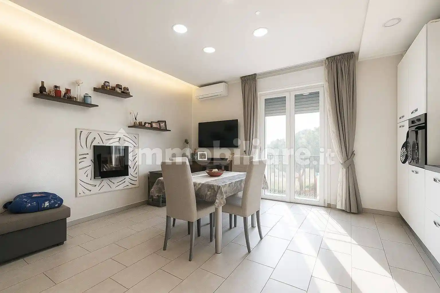 Appartamento in vendita a Napoli