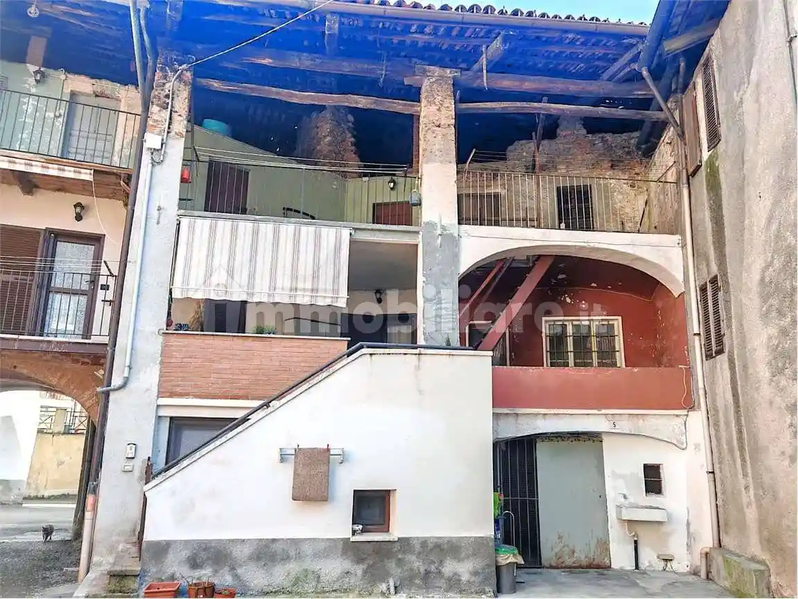 Casa indipendente in vendita a Borgofranco d'Ivrea