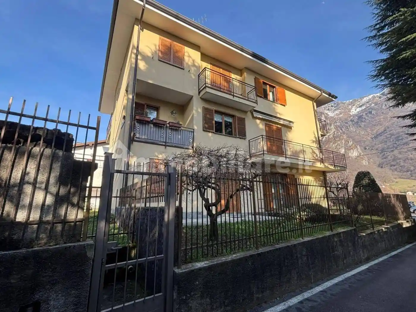 Appartamento in vendita a Ballabio