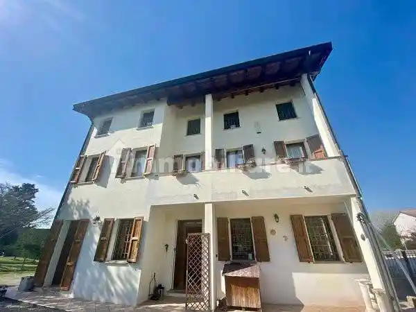 Villa in vendita a Bondeno