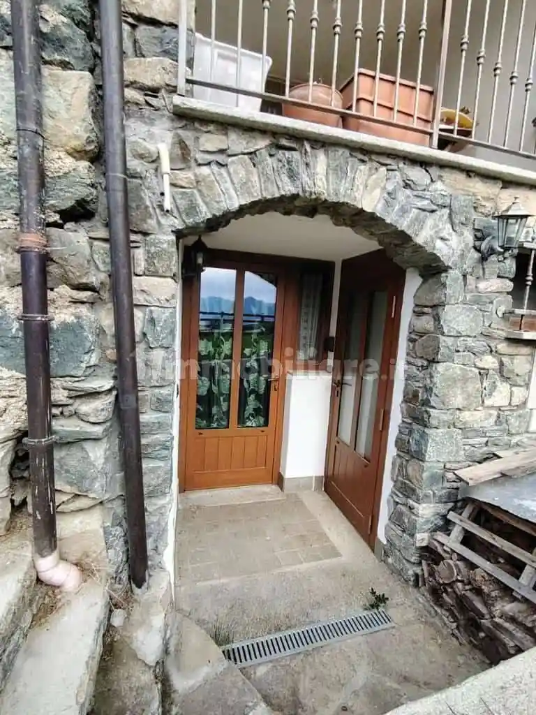 Appartamento in vendita a Issogne