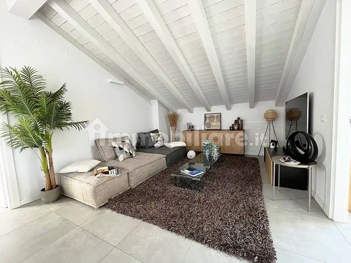 Appartamento in vendita a Bizzarone