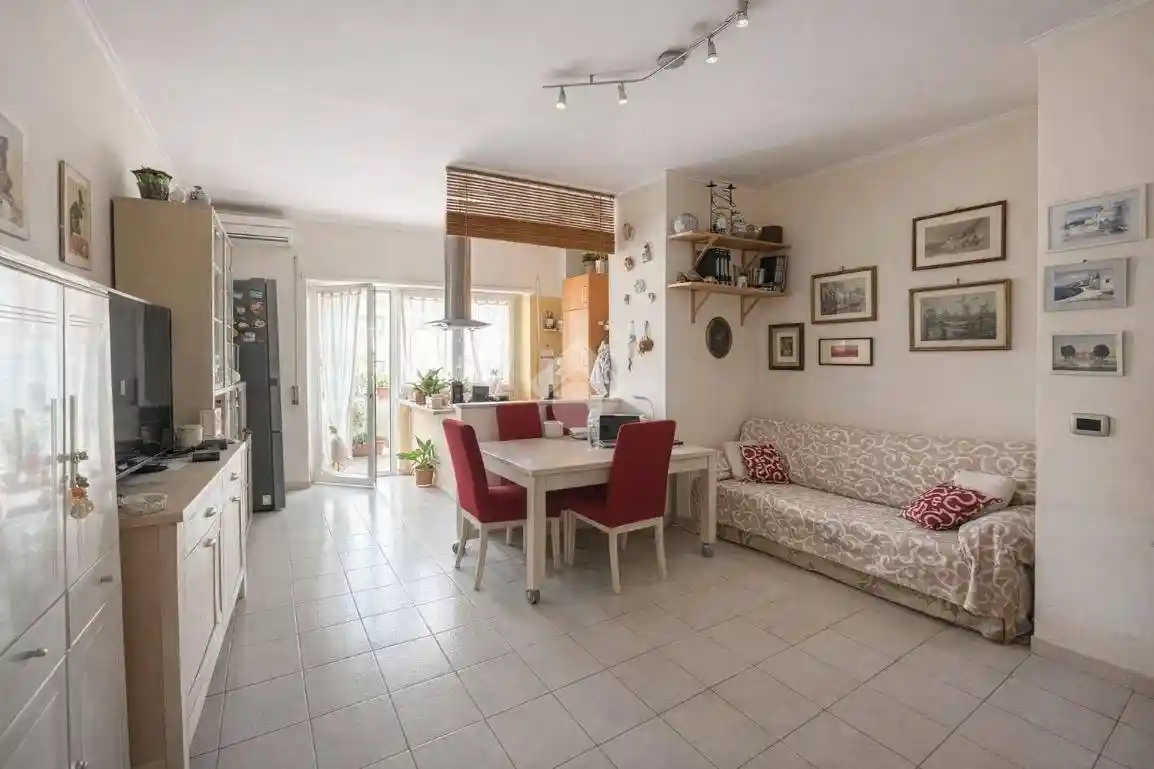 Appartamento in vendita a Roma