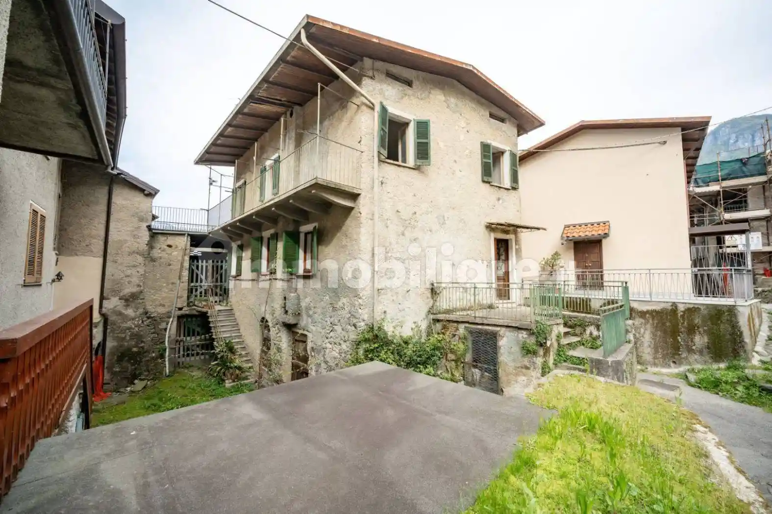 Casa indipendente in vendita a Mandello del Lario