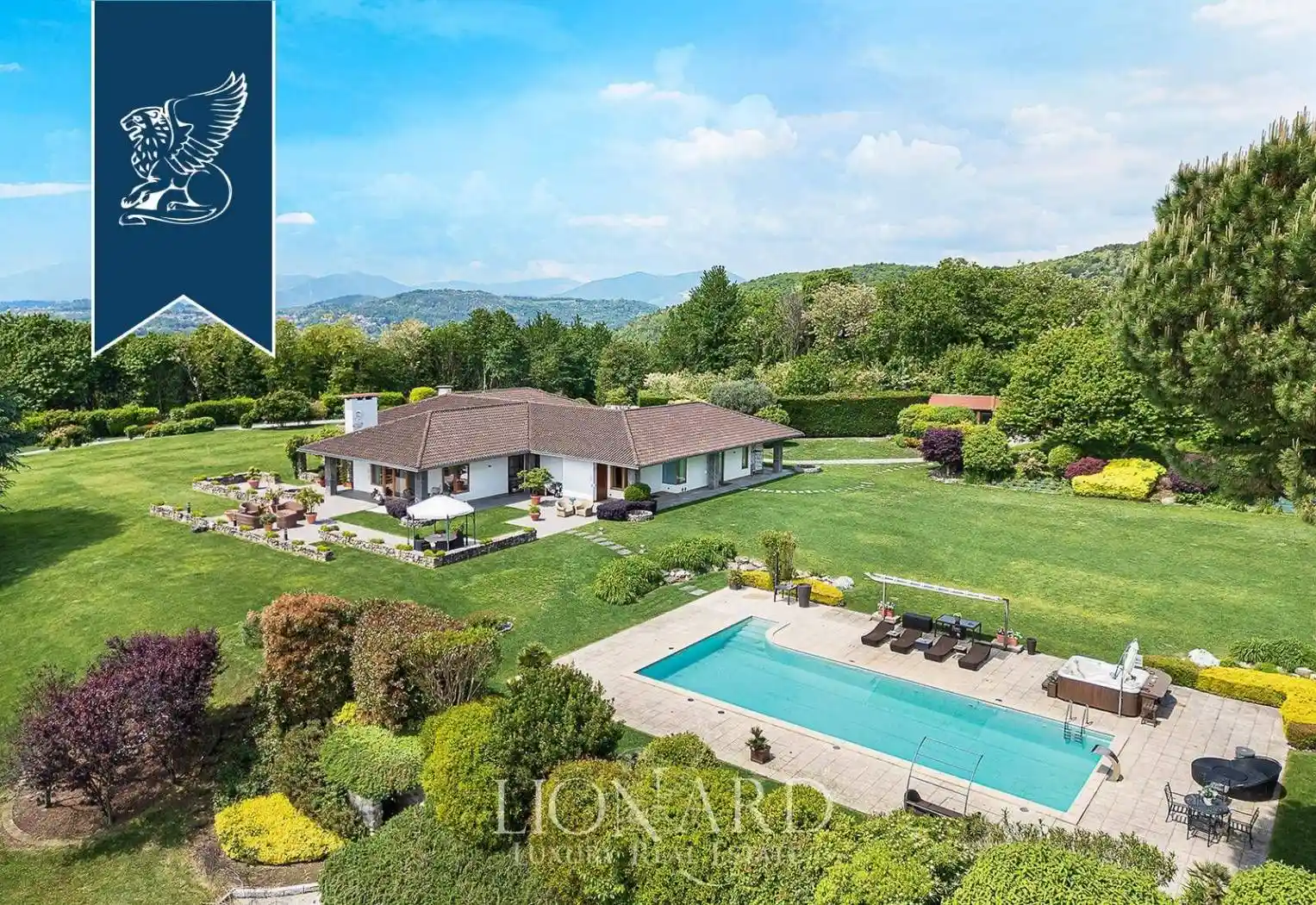 Villa in vendita a Montano Lucino