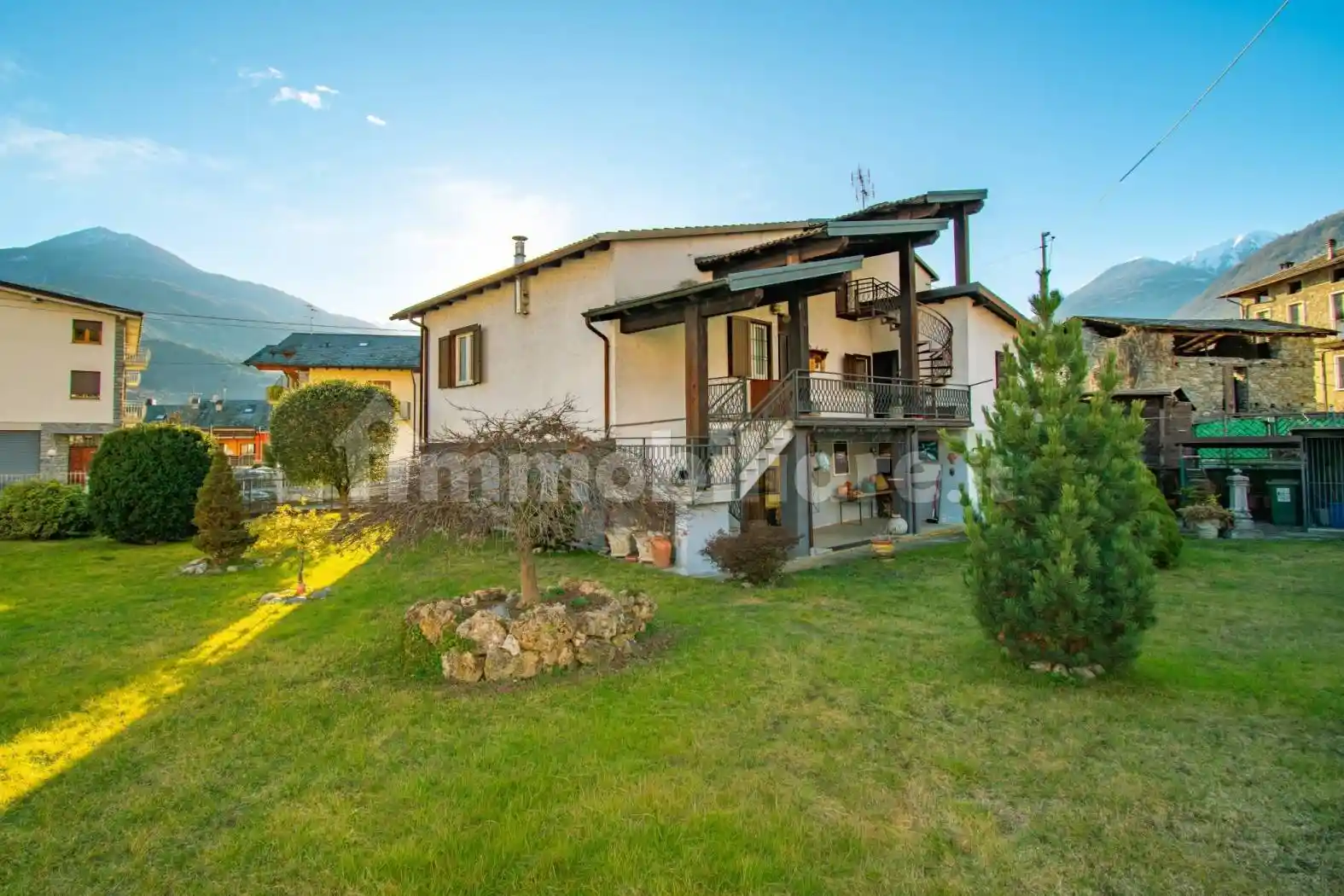 Villa in vendita a Poggiridenti