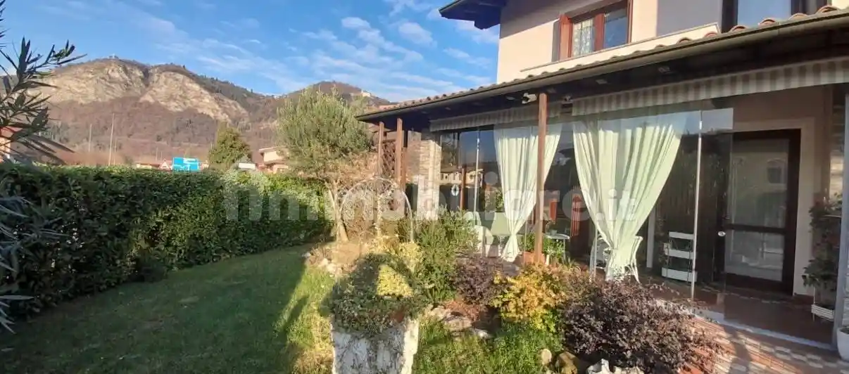 Villetta a schiera in vendita a Provaglio d'Iseo