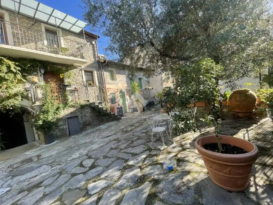 Appartamento in vendita a Borgomaro