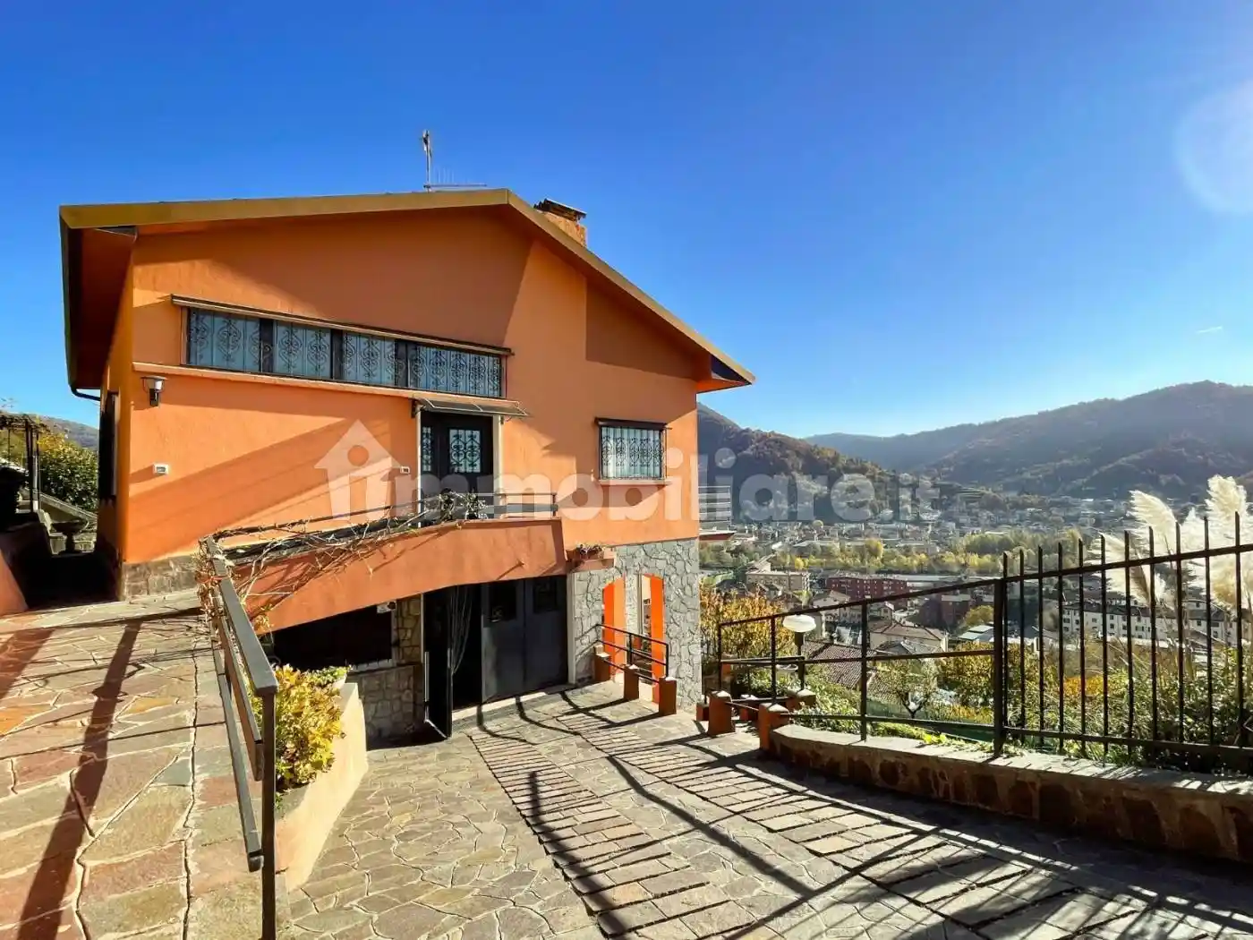 Villa in vendita a Nembro