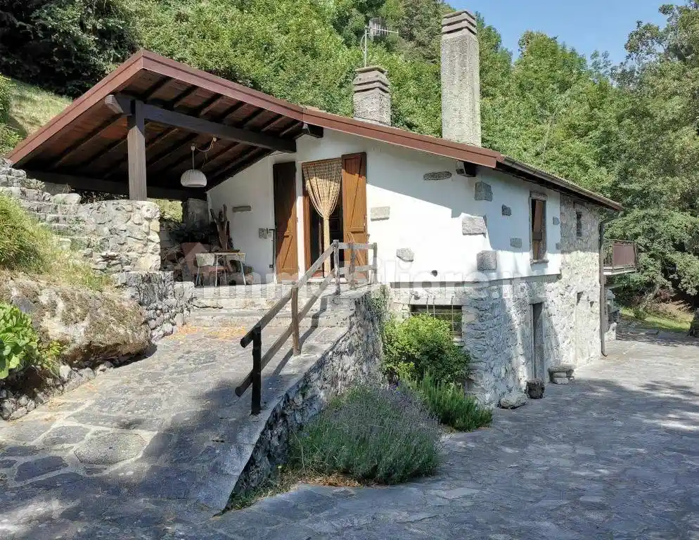 Casa indipendente in vendita a Alta Valle Intelvi