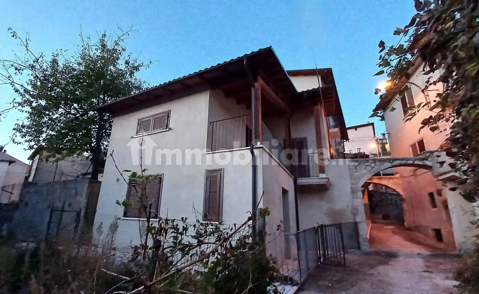 Casa indipendente in vendita a Prata d'Ansidonia