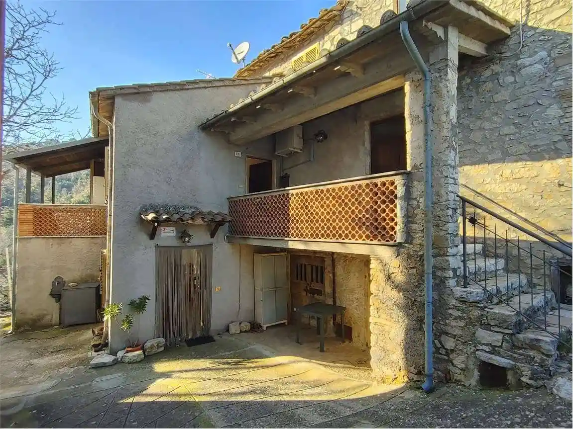 Casa indipendente in vendita a Terni