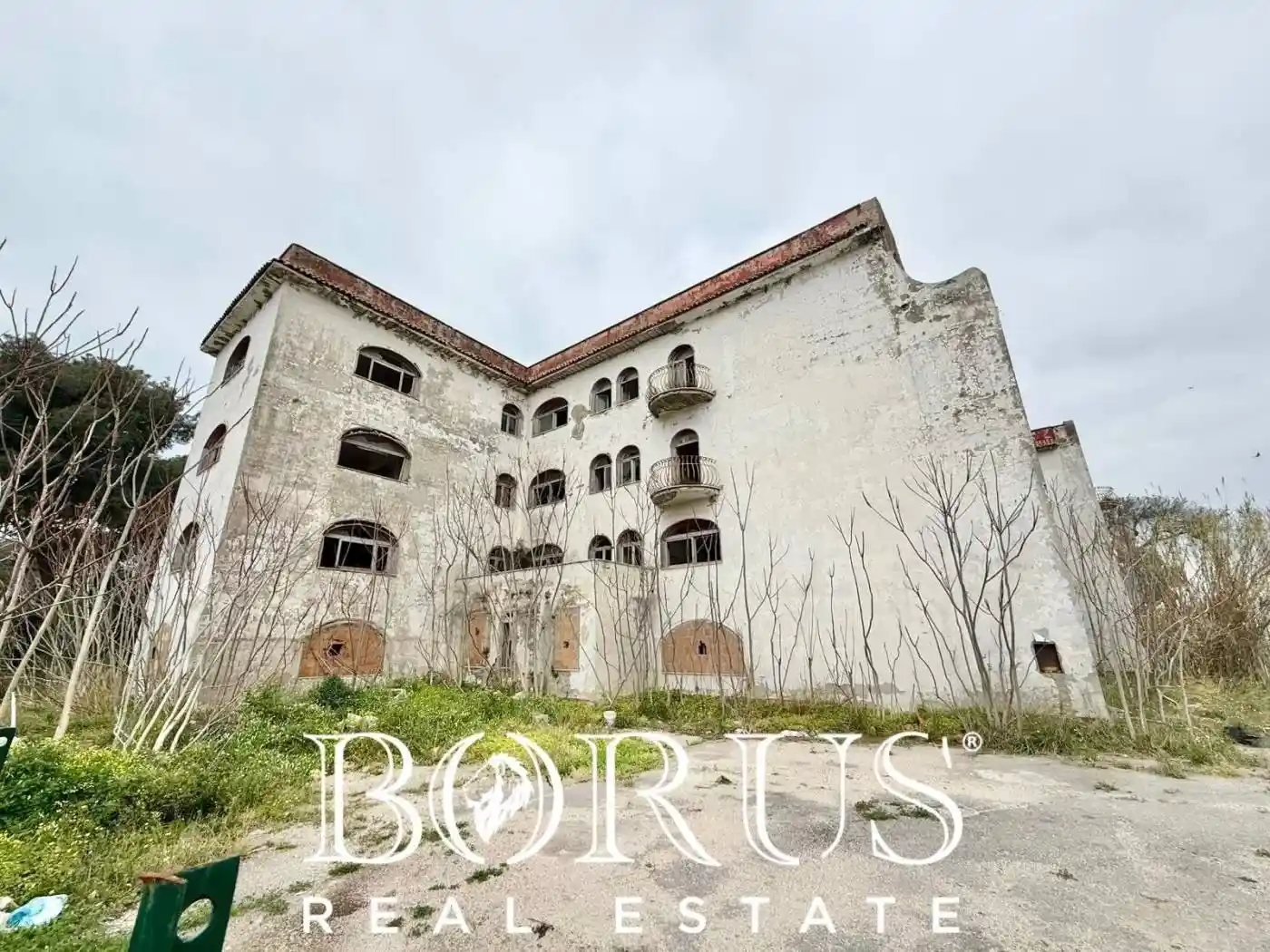 Palazzo - Edificio in vendita a Mondragone