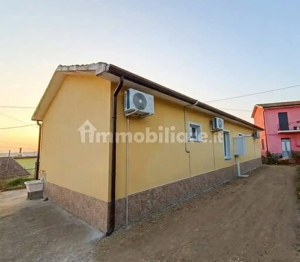 Villa in vendita a Montecalvo Irpino