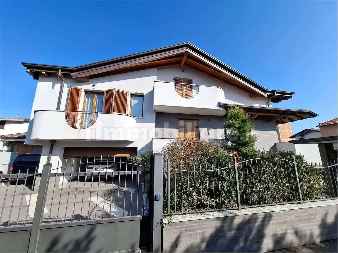 Villa in vendita a Olgiate Olona