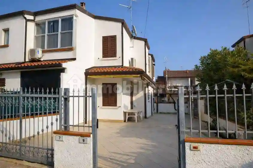 Villetta a schiera - foto 2