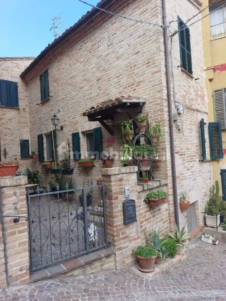 Casa indipendente in vendita a Montedinove