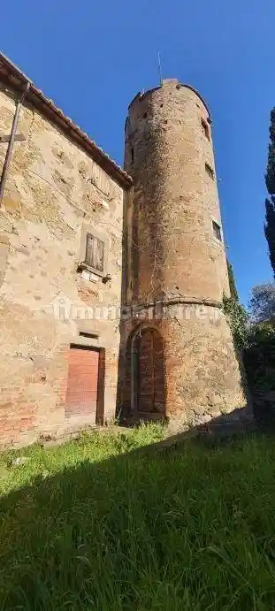 Palazzo - Edificio in vendita a Passignano sul Trasimeno