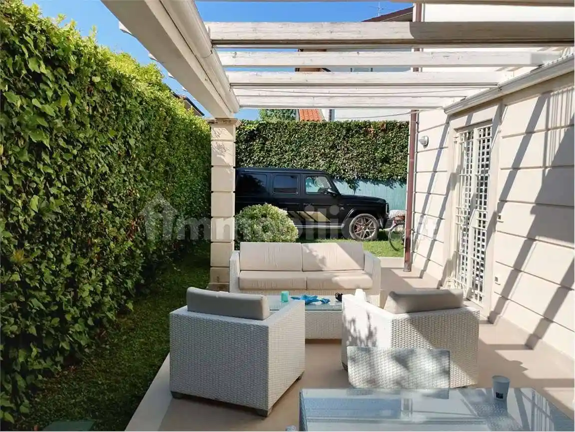 Villa in vendita a Forte dei Marmi