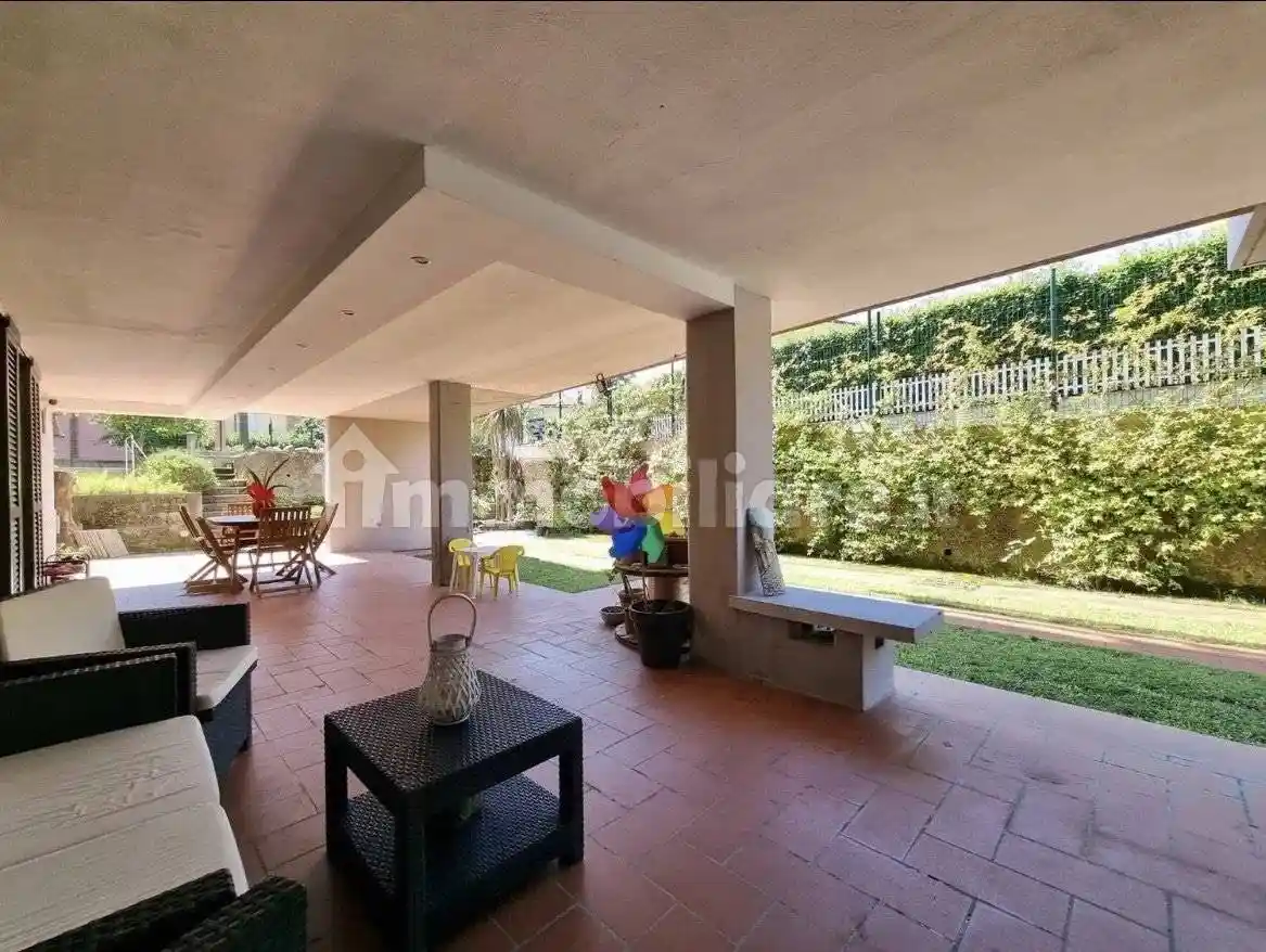 Appartamento in vendita a Follo