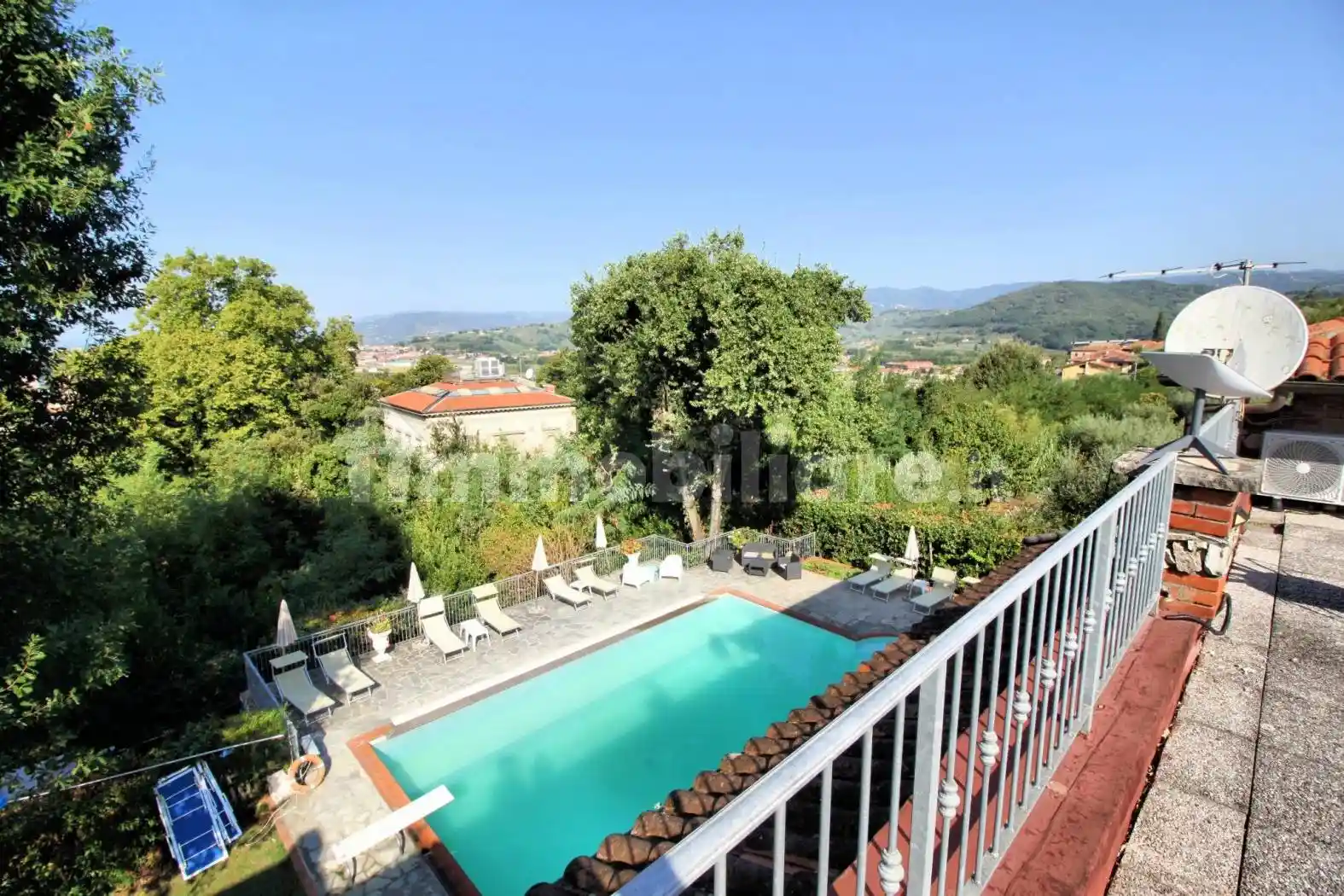 Villa in vendita a Montecatini-Terme