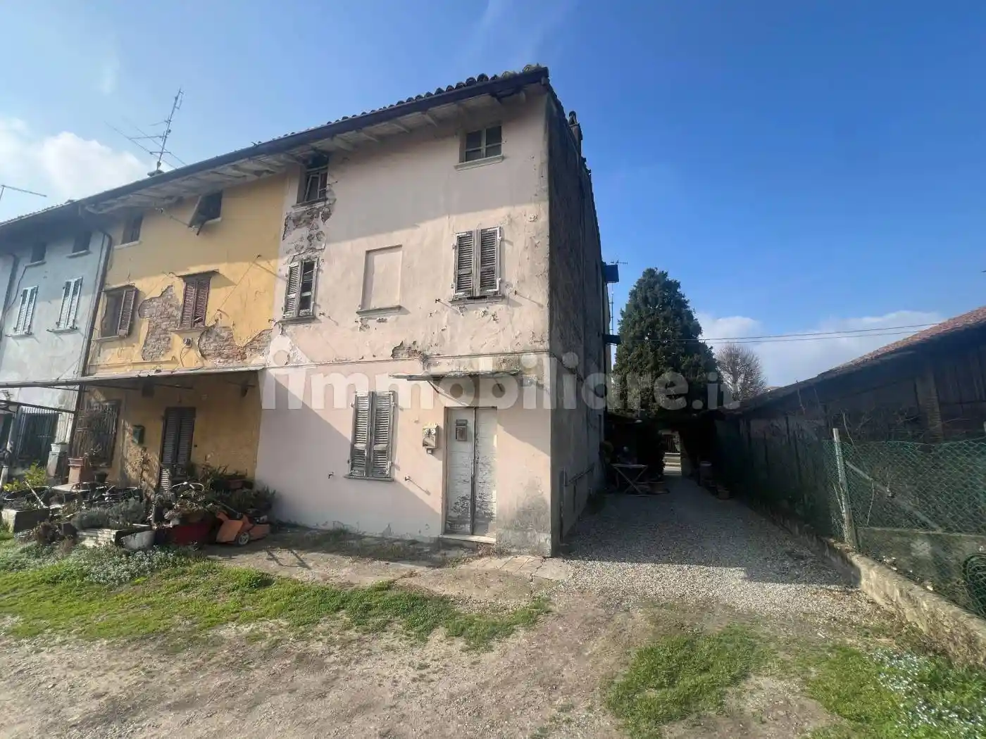 Casa indipendente in vendita a Monticelli Pavese