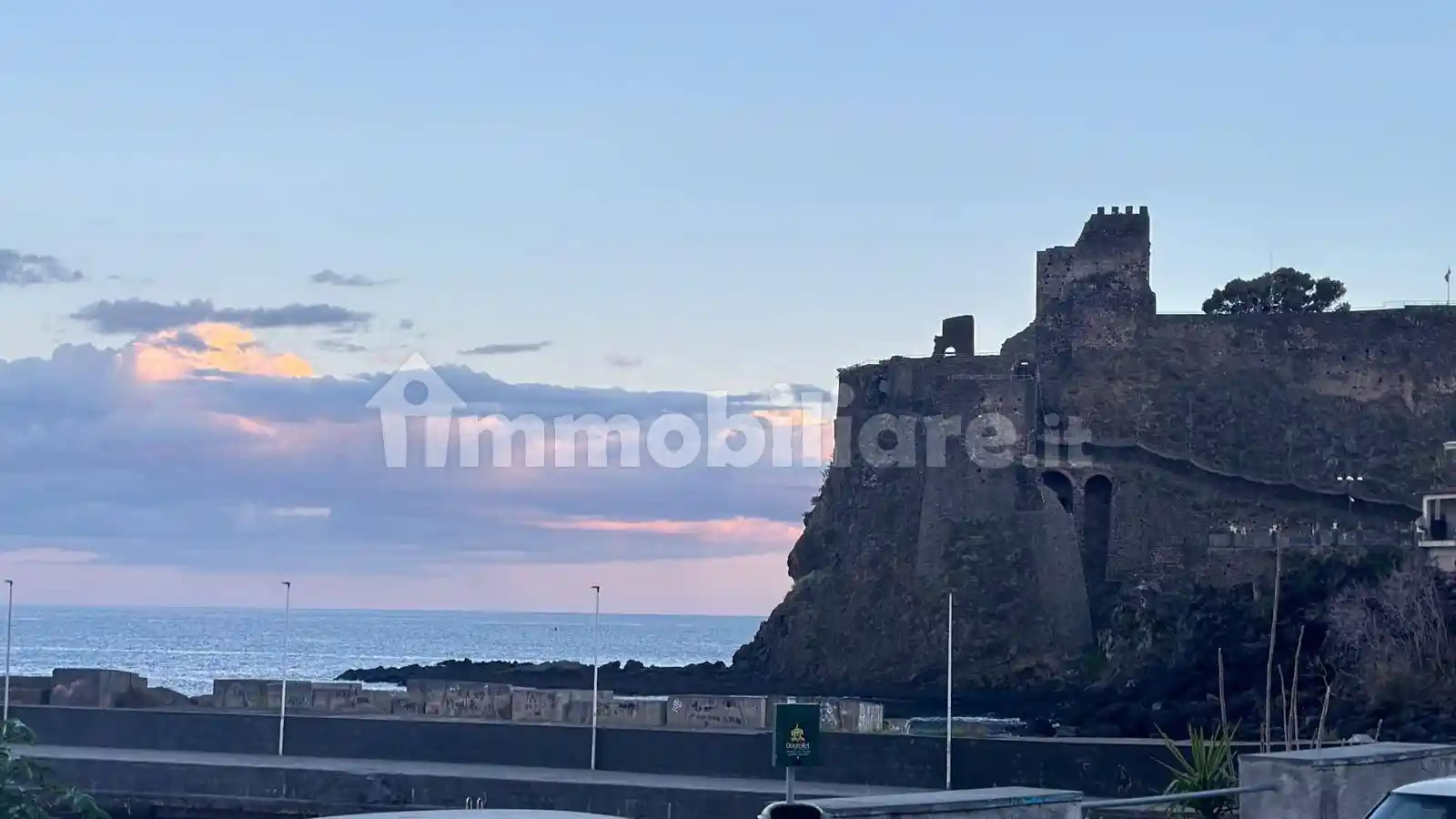 Appartamento in affitto a Aci Castello