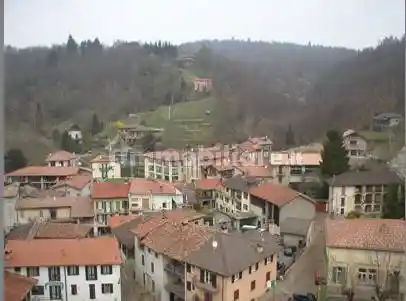 Casa indipendente in vendita a Brinzio