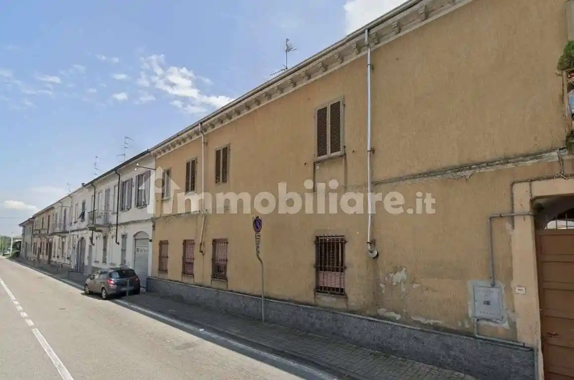 Palazzo - Stabile in vendita a Vercelli