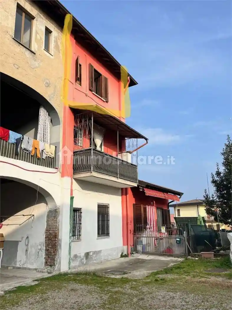 Appartamento in vendita a Rovello Porro